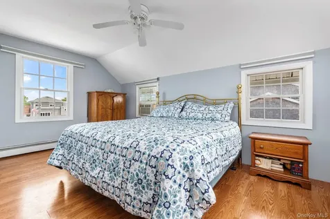 25 Meadow Lane Amityville NY 11701