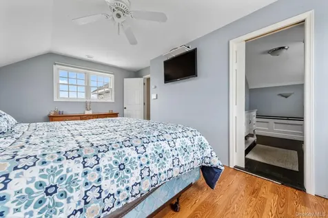 25 Meadow Lane Amityville NY 11701