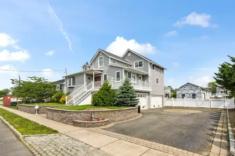 25 Meadow Lane Amityville NY 11701