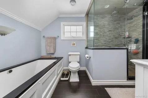 25 Meadow Lane Amityville NY 11701