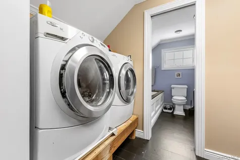 25 Meadow Lane Amityville NY 11701