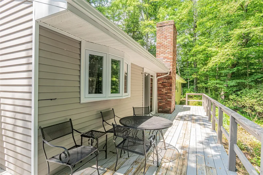 34 Hudson Drive Hyde Park NY 12538