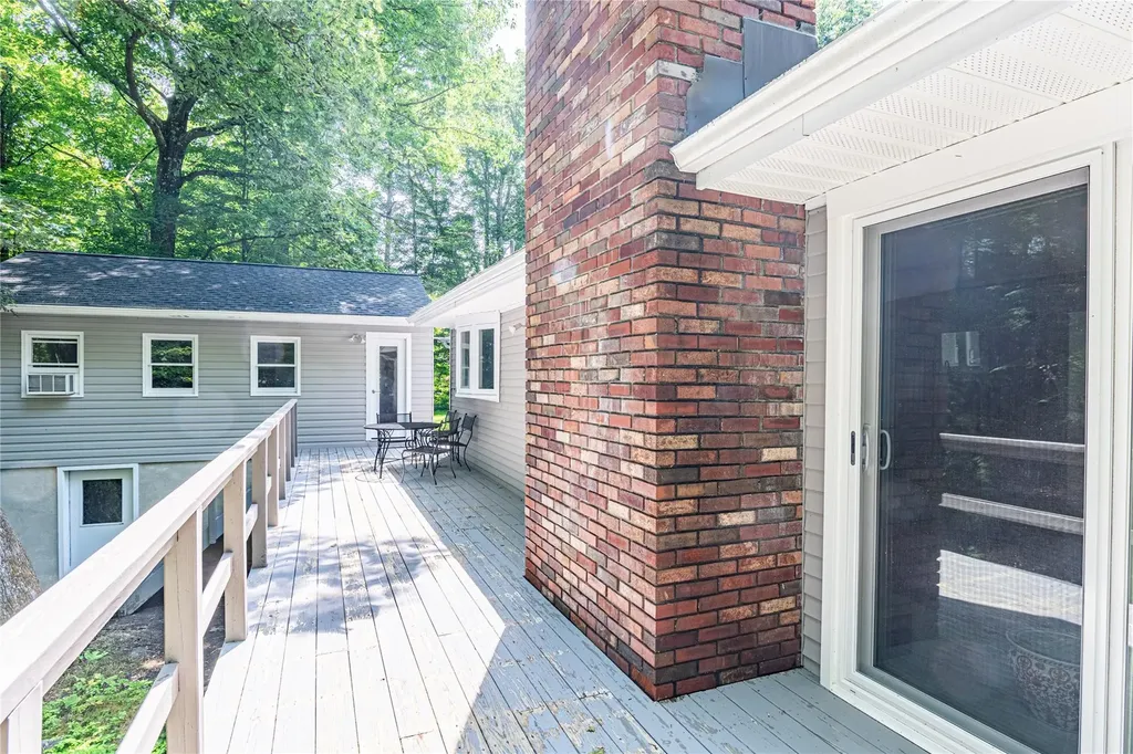 34 Hudson Drive Hyde Park NY 12538