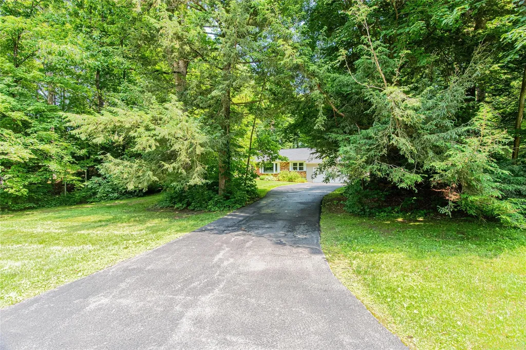 34 Hudson Drive Hyde Park NY 12538