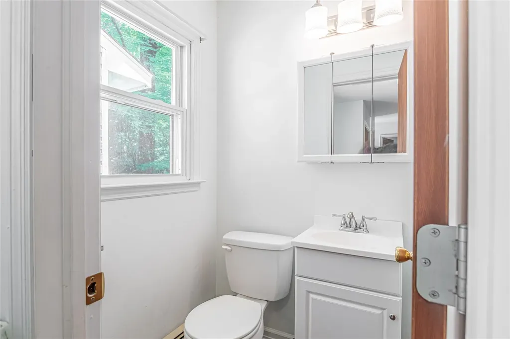 34 Hudson Drive Hyde Park NY 12538