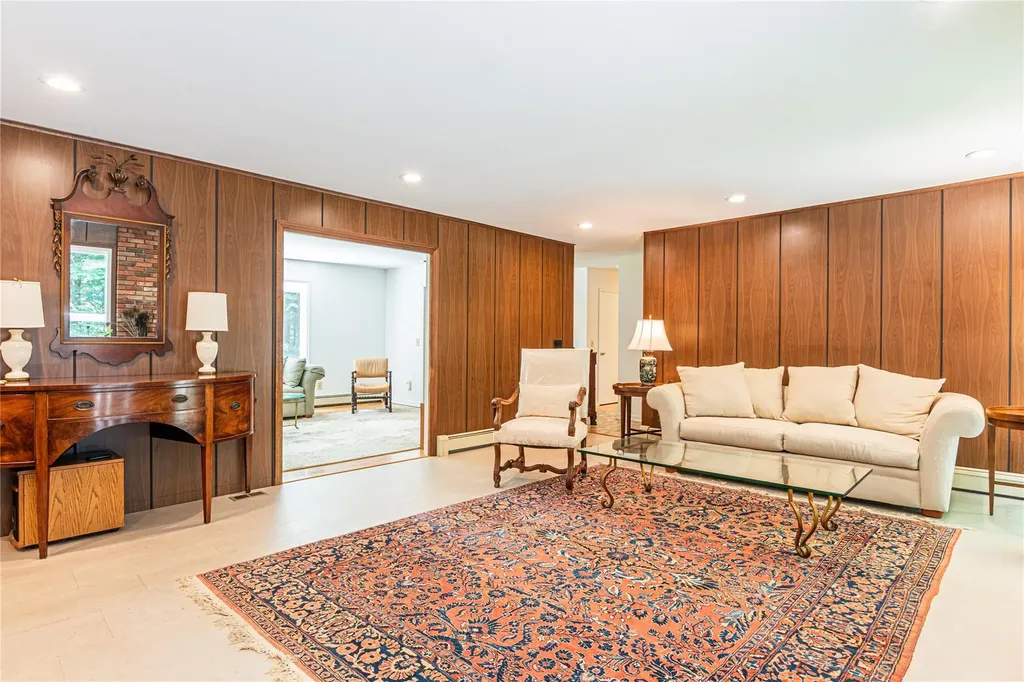 34 Hudson Drive Hyde Park NY 12538