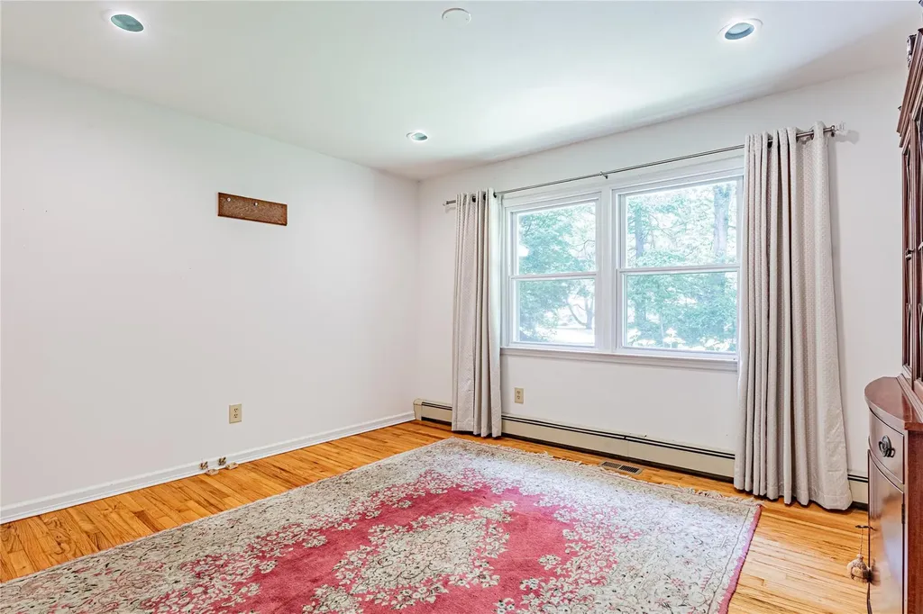 34 Hudson Drive Hyde Park NY 12538
