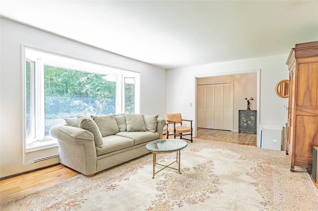 34 Hudson Drive Hyde Park NY 12538