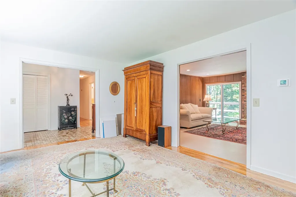 34 Hudson Drive Hyde Park NY 12538