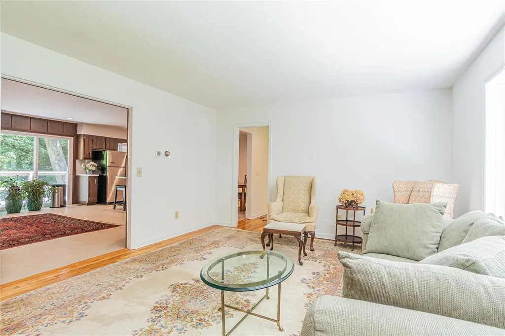 34 Hudson Drive Hyde Park NY 12538