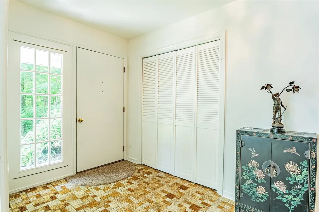 34 Hudson Drive Hyde Park NY 12538