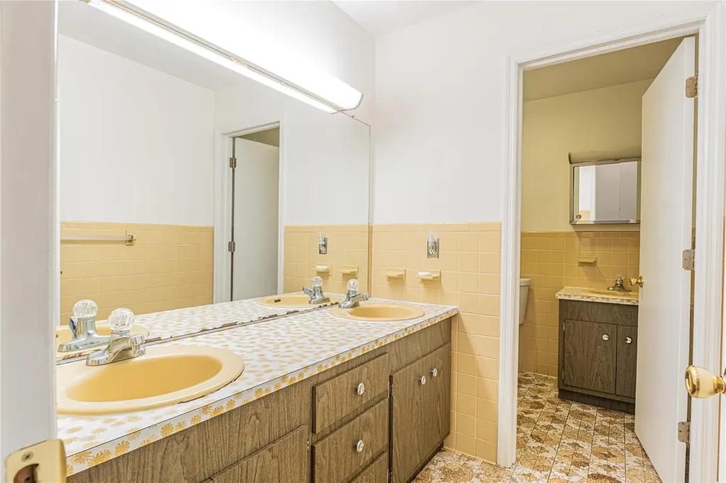 34 Hudson Drive Hyde Park NY 12538