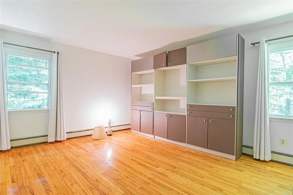 34 Hudson Drive Hyde Park NY 12538