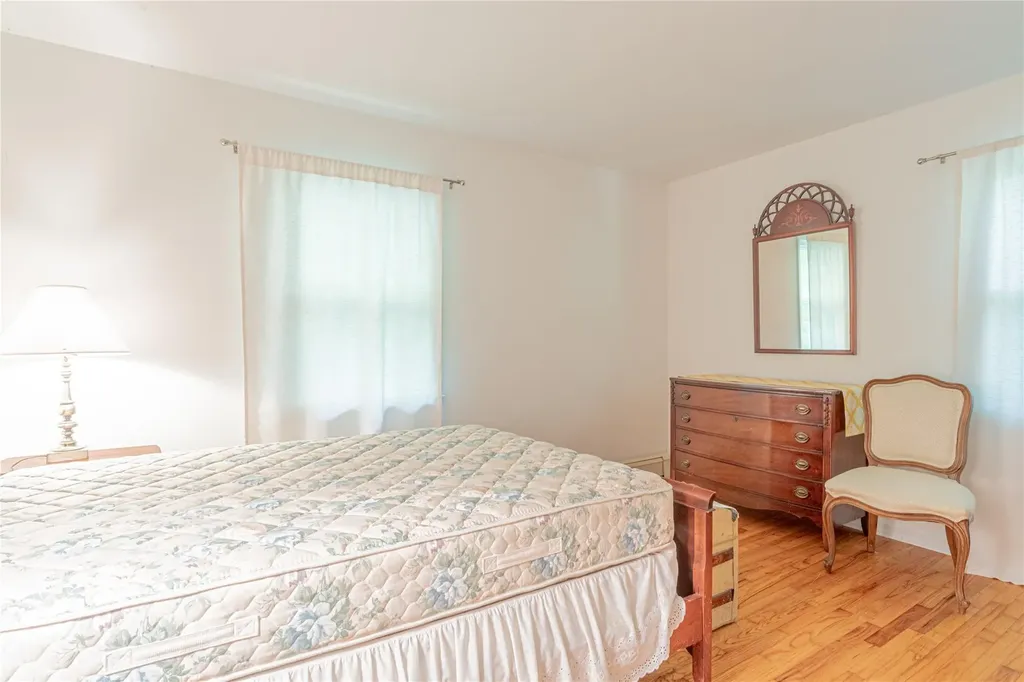 34 Hudson Drive Hyde Park NY 12538