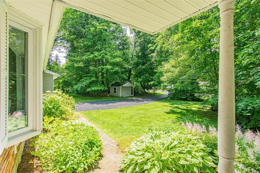 34 Hudson Drive Hyde Park NY 12538