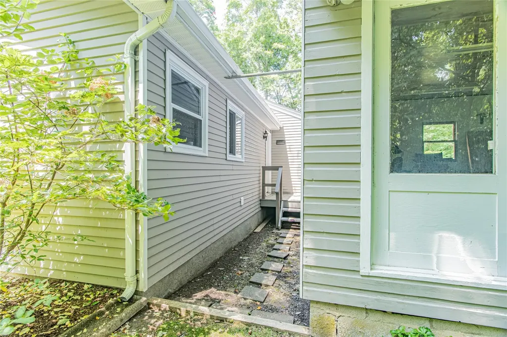 34 Hudson Drive Hyde Park NY 12538