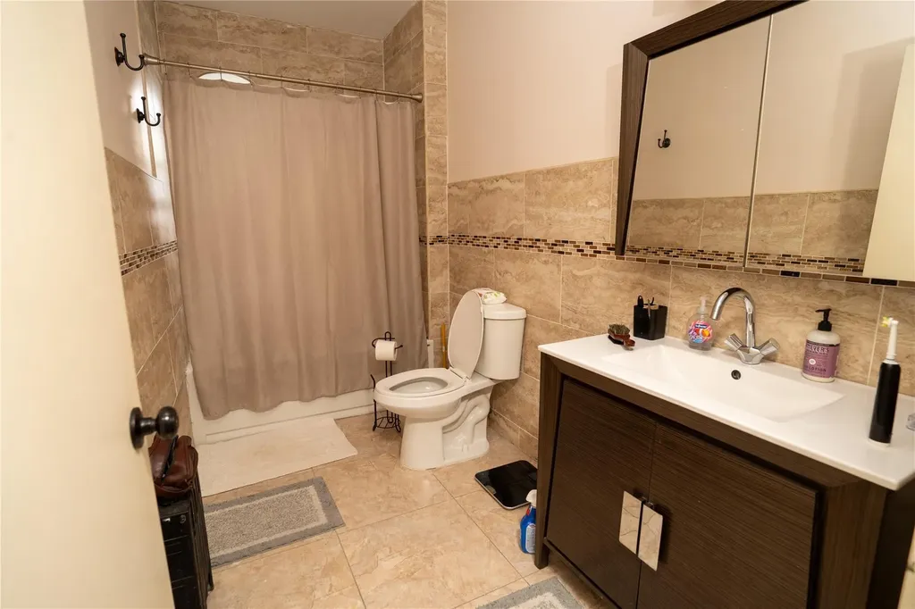 3344 Giles Place Bronx NY 10463