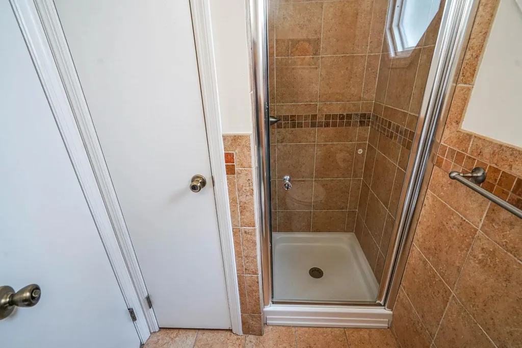 8 Peacock Path Coram NY 11727