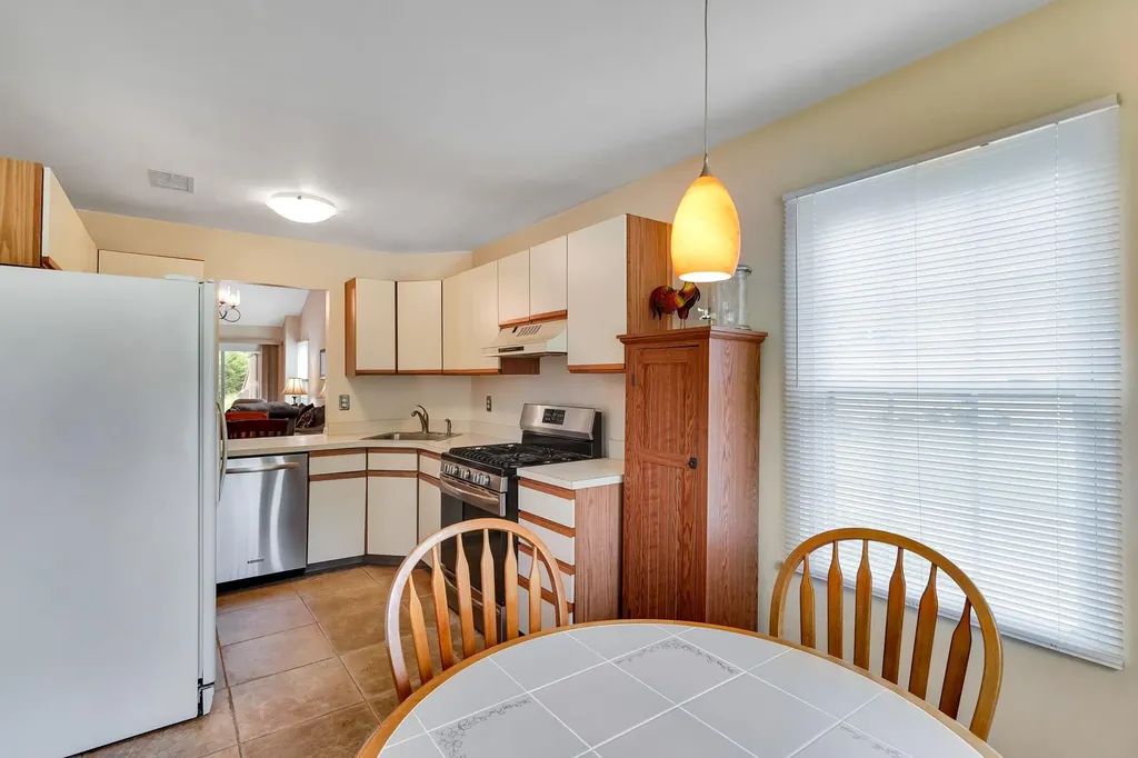 8 Peacock Path Coram NY 11727