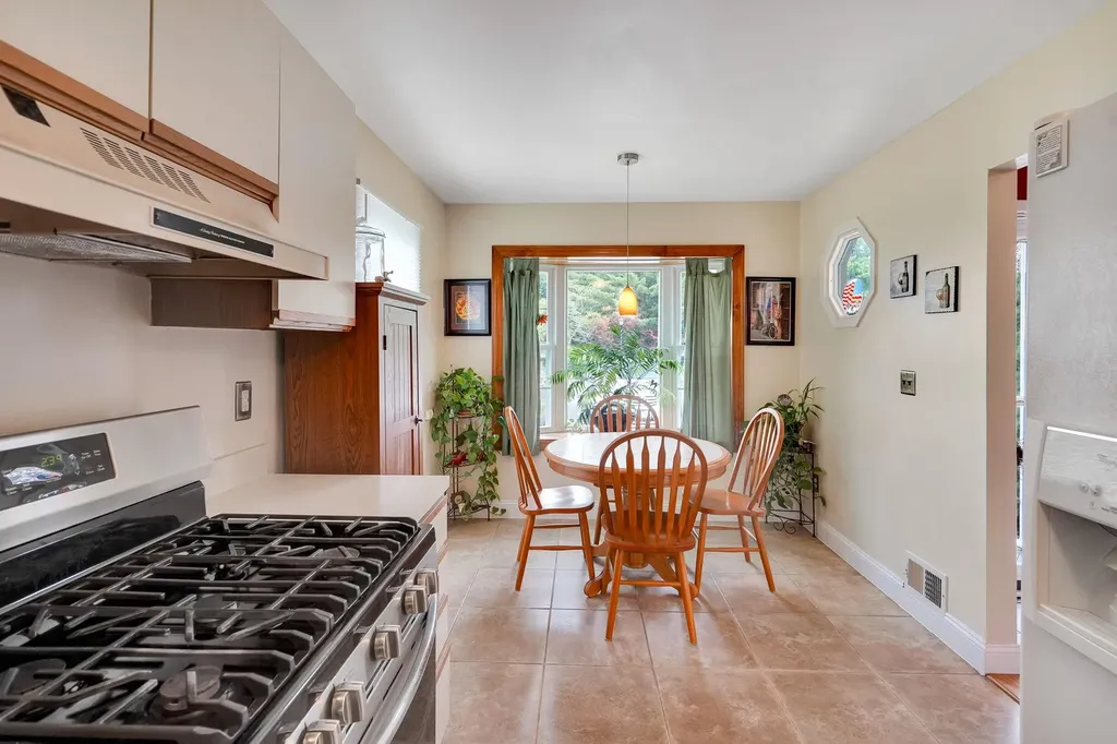 8 Peacock Path Coram NY 11727
