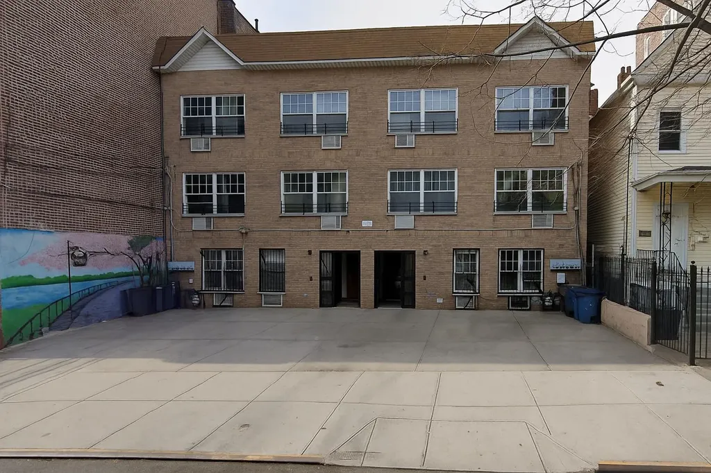 2875 Briggs Avenue Bronx NY 10458