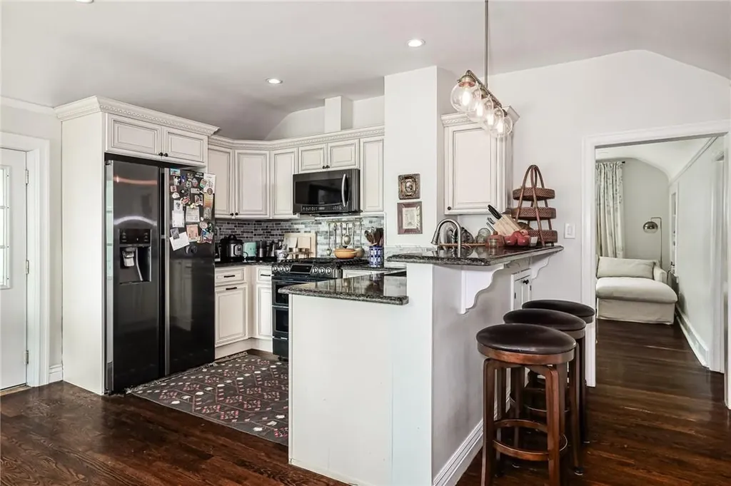 86 Parkway Circle Scarsdale NY 10583