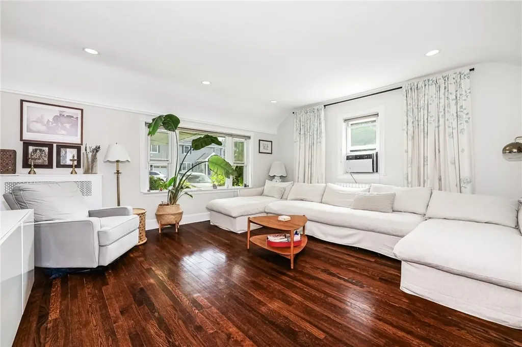86 Parkway Circle Scarsdale NY 10583