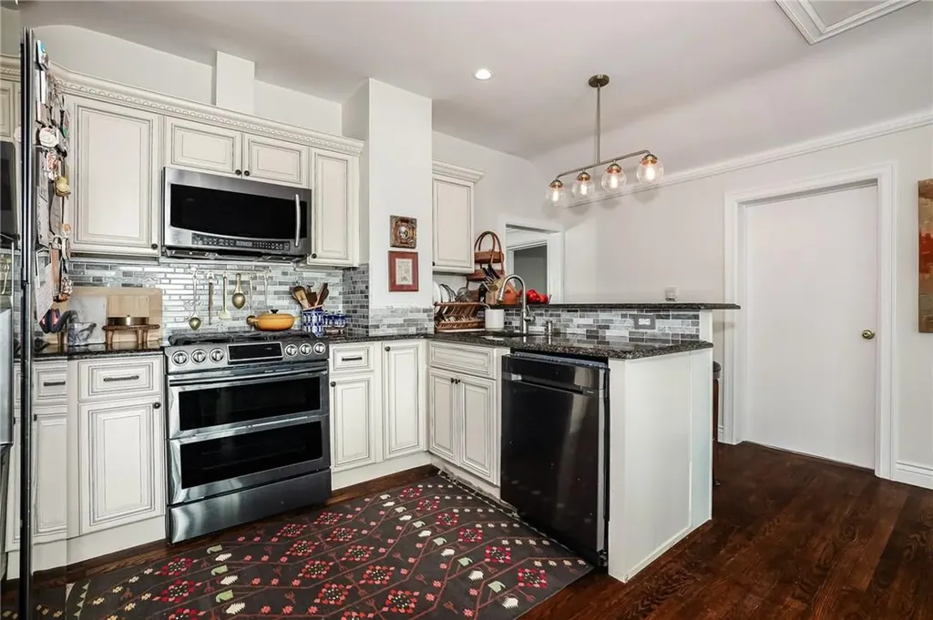86 Parkway Circle Scarsdale NY 10583