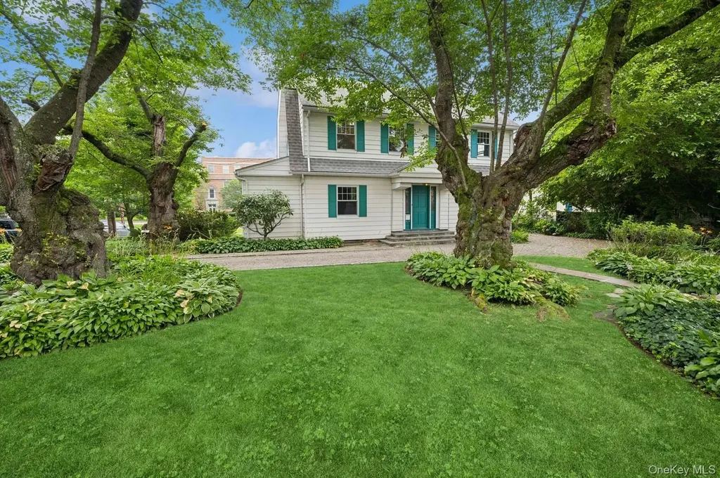 32 Aka 26 Beechwood Terrace Yonkers NY 10705