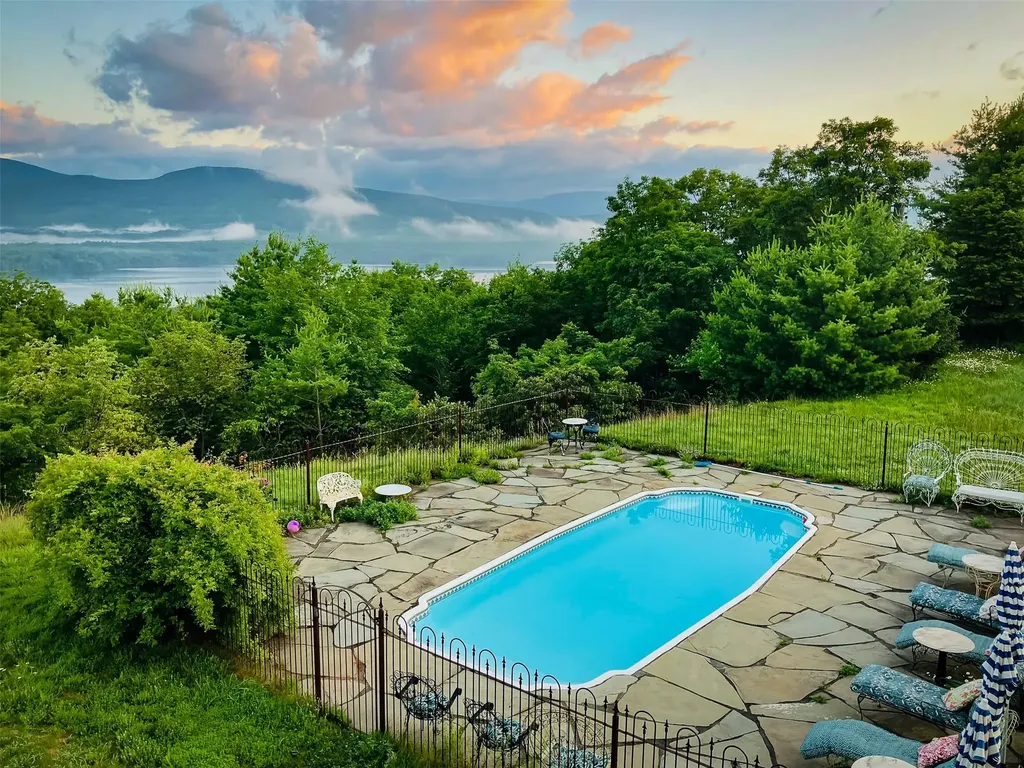 169 Baker Road West Hurley NY 12491