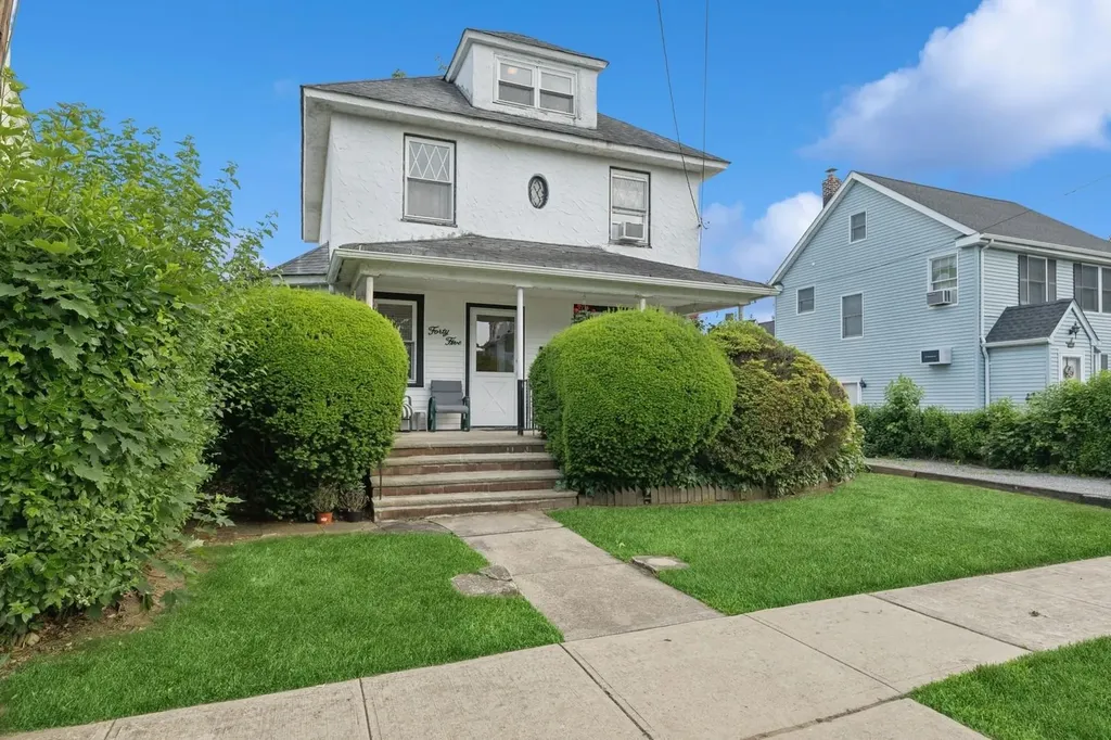 45 Crosby Avenue Albertson NY 11507