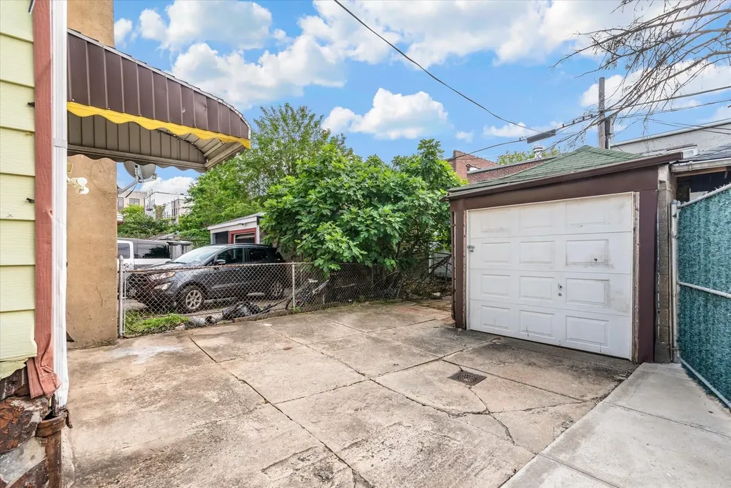 342 E 55th Street Brooklyn NY 11203