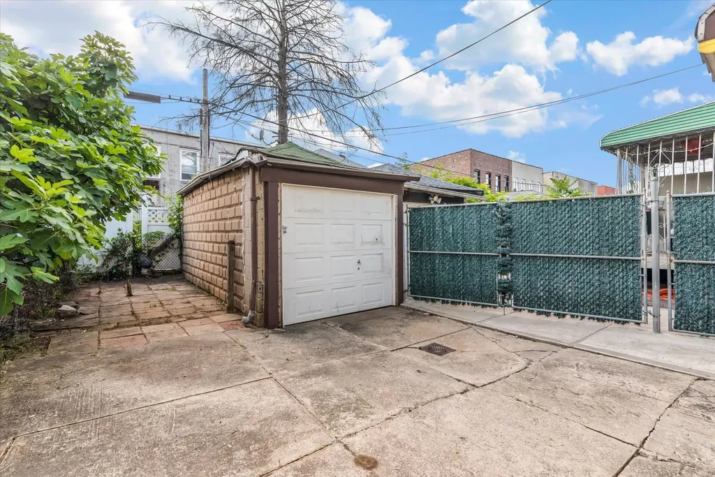 342 E 55th Street Brooklyn NY 11203