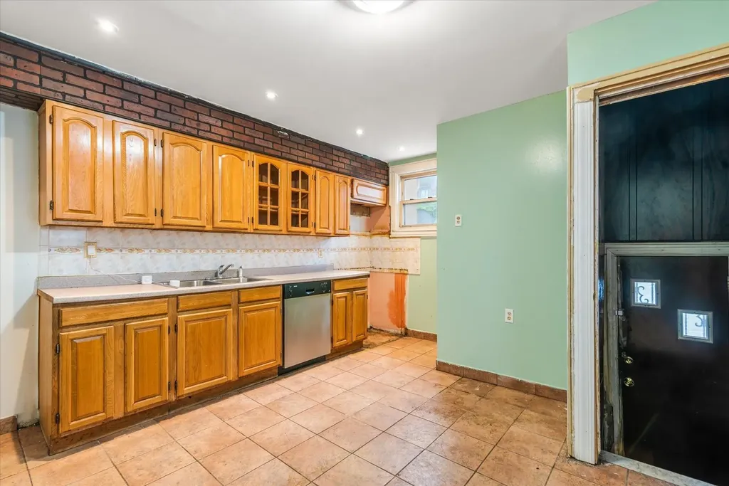 342 E 55th Street Brooklyn NY 11203