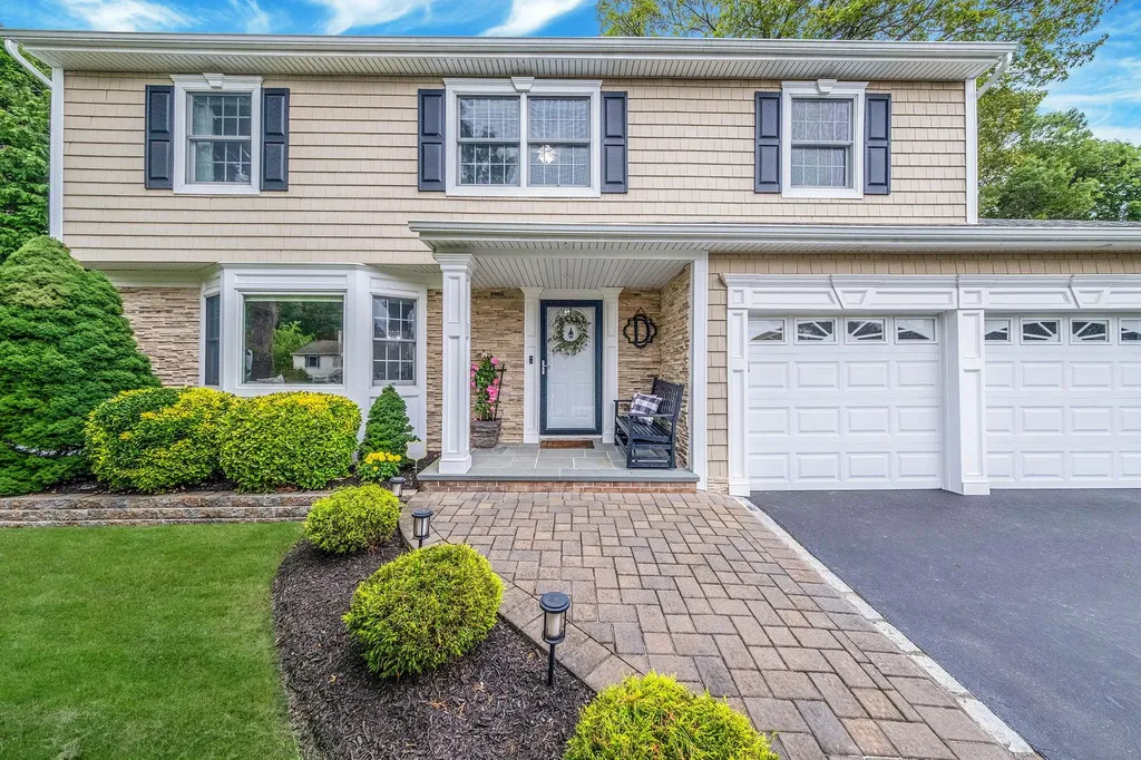15 Format Lane Smithtown NY 11787