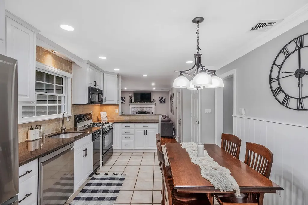 15 Format Lane Smithtown NY 11787