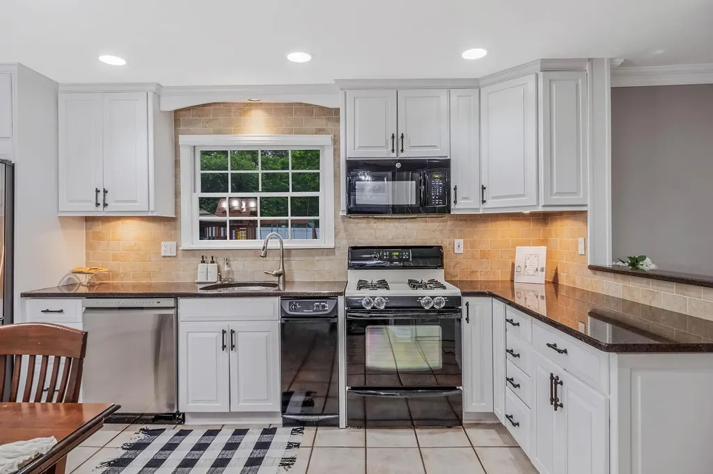 15 Format Lane Smithtown NY 11787