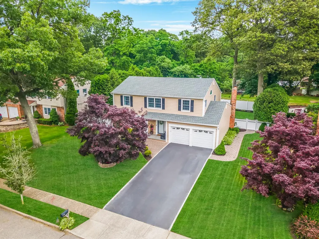 15 Format Lane Smithtown NY 11787