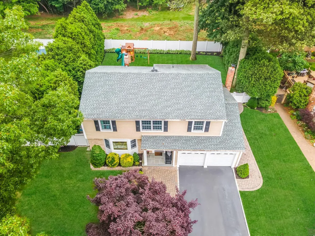 15 Format Lane Smithtown NY 11787