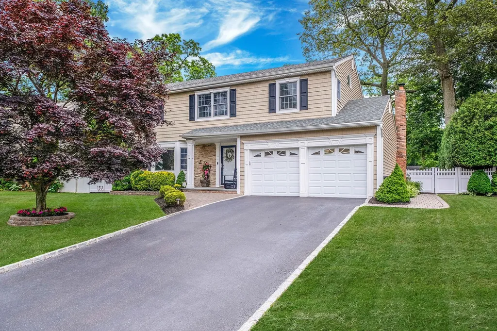 15 Format Lane Smithtown NY 11787