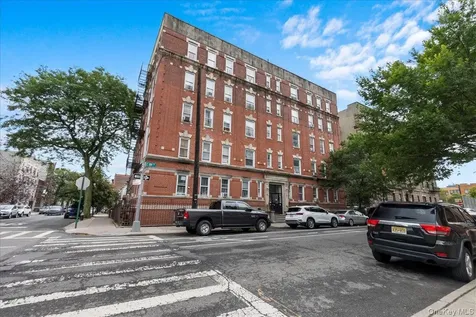 560 E 189th Street Bronx NY 10458