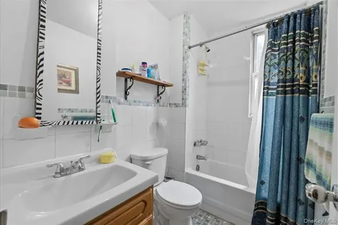 560 E 189th Street Bronx NY 10458