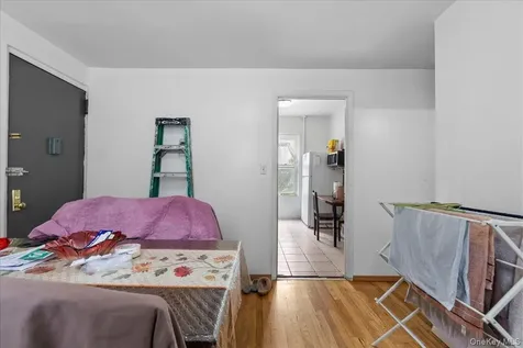 560 E 189th Street Bronx NY 10458