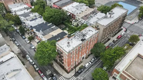 560 E 189th Street Bronx NY 10458