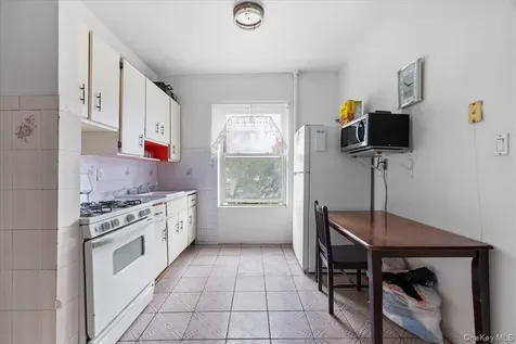 560 E 189th Street Bronx NY 10458
