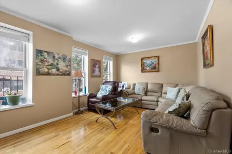 560 E 189th Street Bronx NY 10458