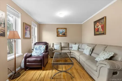 560 E 189th Street Bronx NY 10458