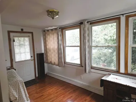 17 June Avenue Bayville NY 11709