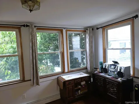 17 June Avenue Bayville NY 11709