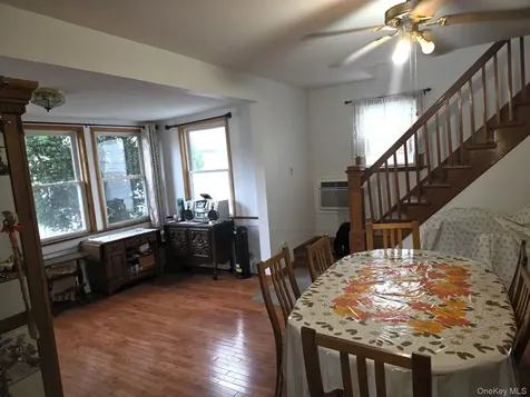 17 June Avenue Bayville NY 11709